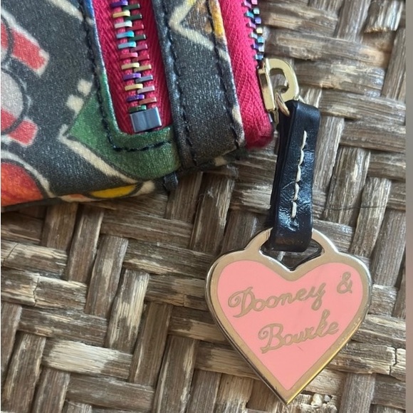 Dooney & Bourke heart 💜 coin purse with key ring/zipper pull - Picture 6 of 12